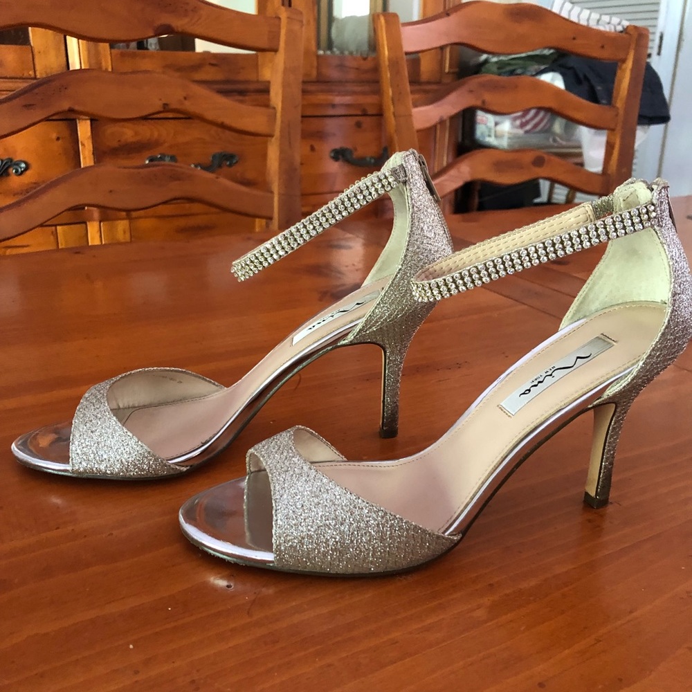 Nina Size 10 Gold Vierra Heels